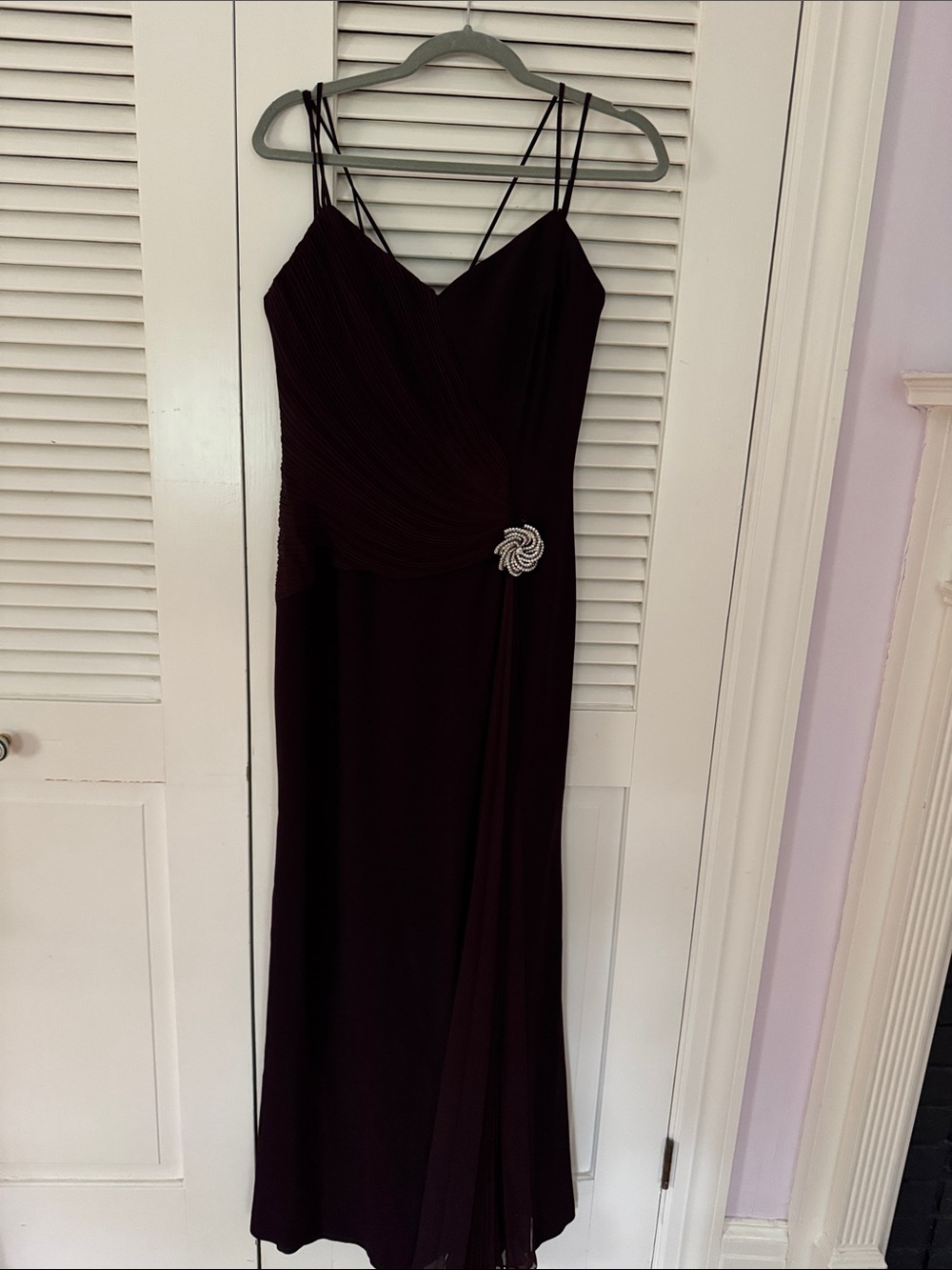 Classic Burgundy Maxi Dress with Decorative Brooch